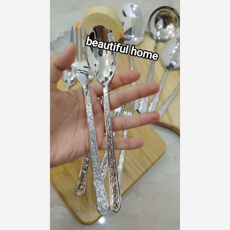 1 سرویس قاشق و چنگال 30نفره 134 پارچه یونیک آلمانی نقره ای ساده ( پس کرایه)