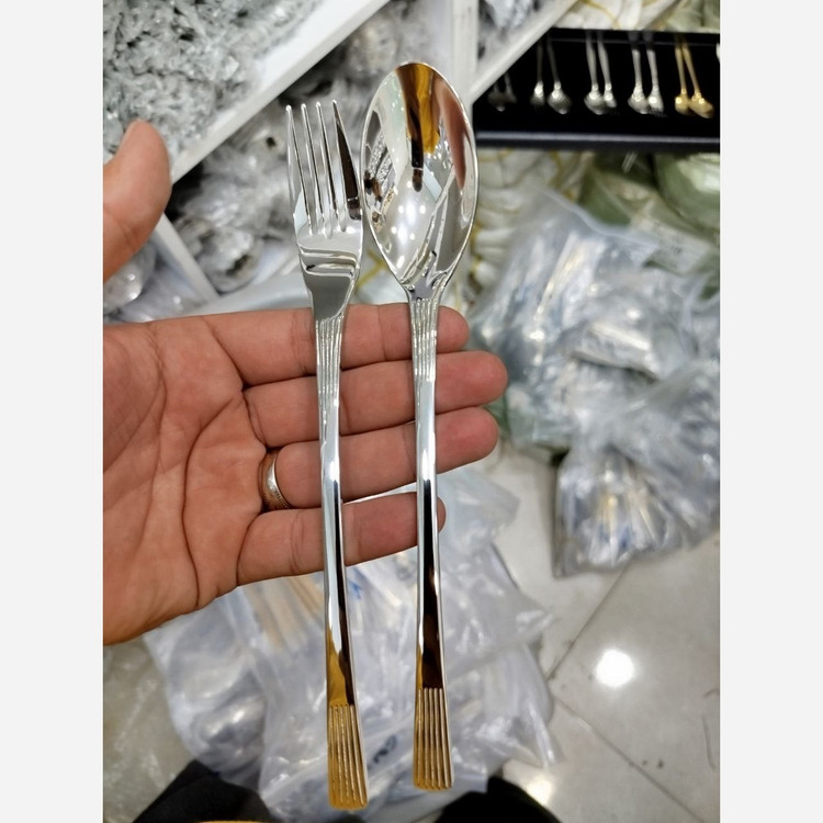 سرویس قاشق و چنگال 24نفره 120پارچه ( هزینه ارسال درب منزل )