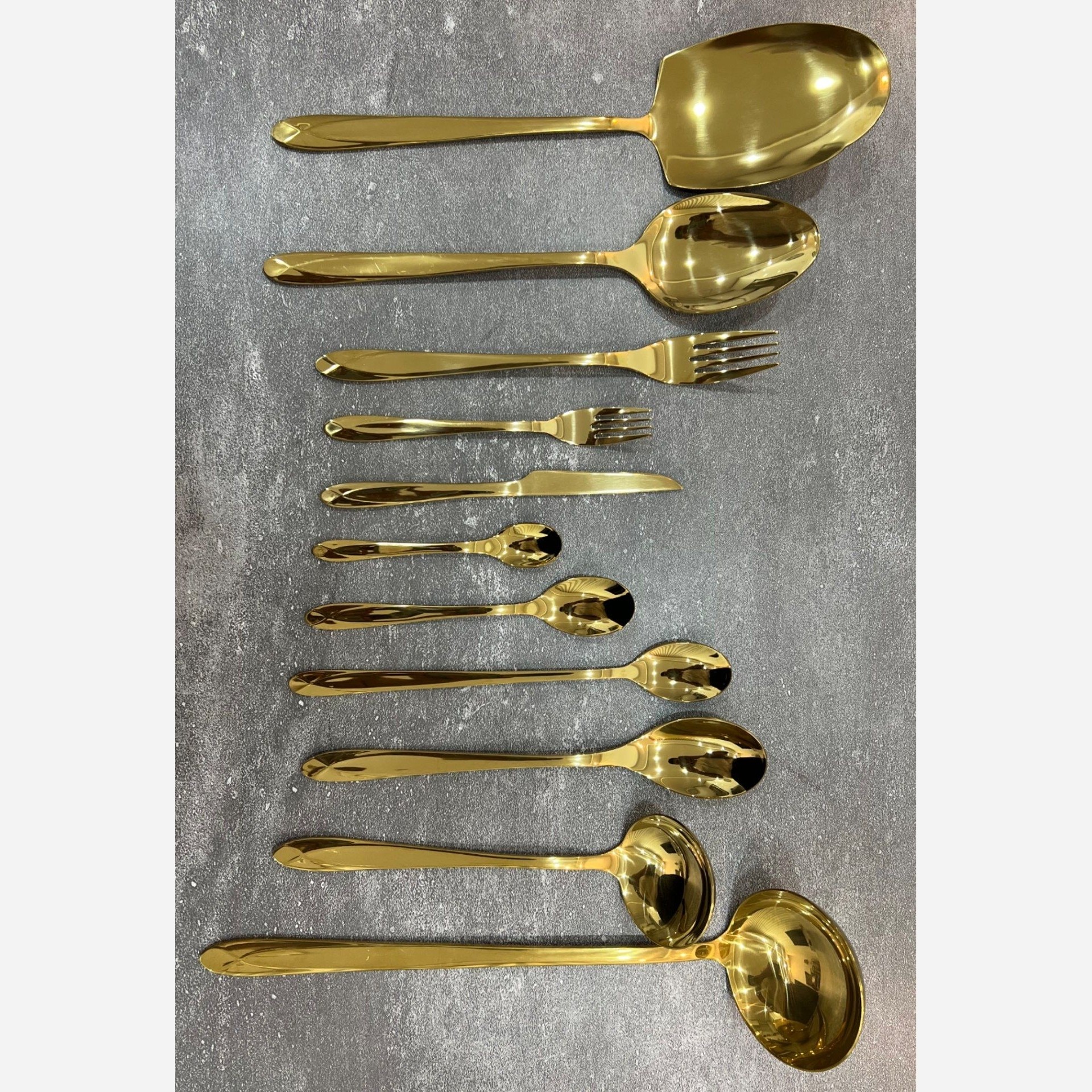 سرویس قاشق و چنگال یونیک 24نفره 120پارچه طلایی یونیک مدل کوبورگ