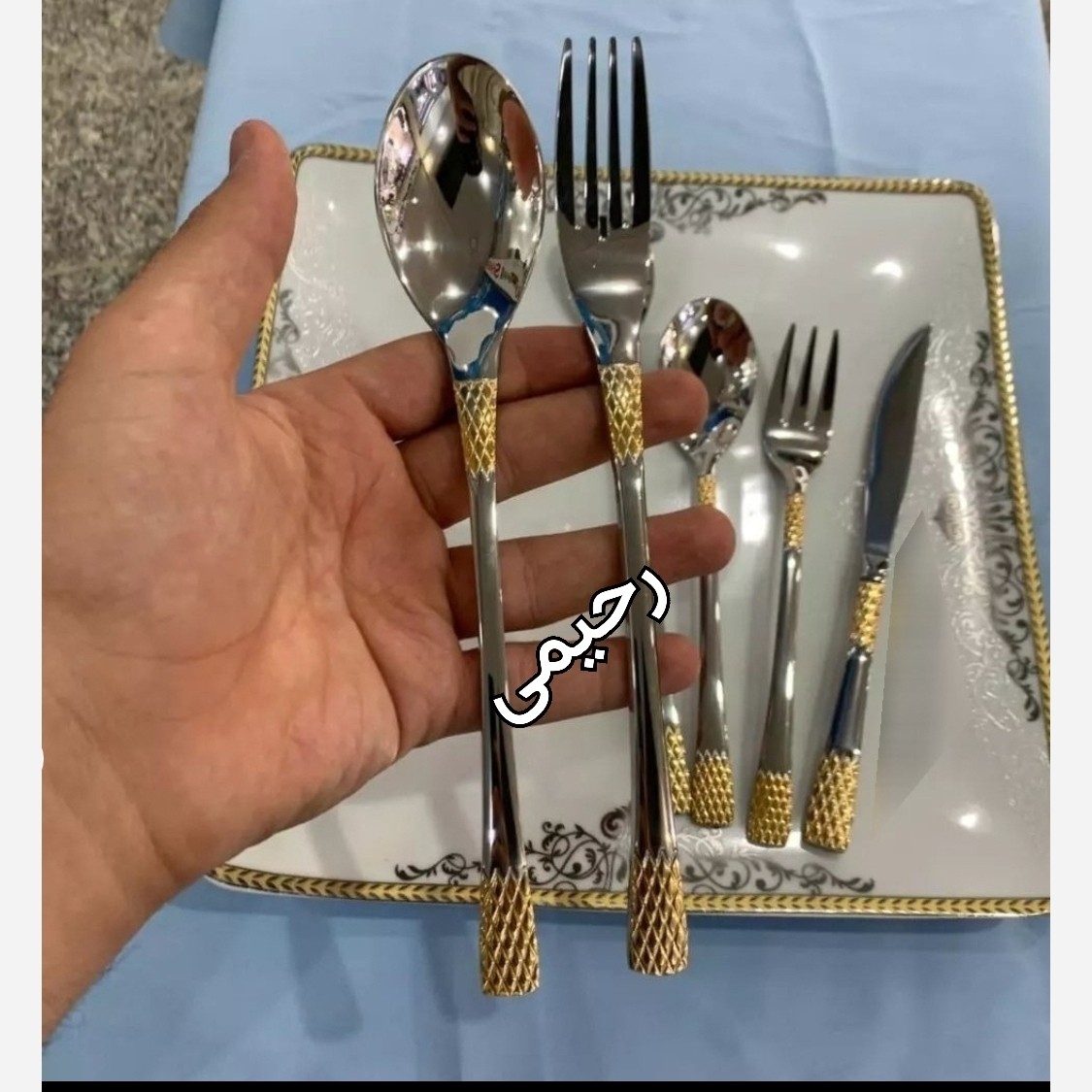 سرویس قاشق و چنگال 24 نفره 120 پارچه نیمه طلایی یونیک ضمانت جنس.بی چمدان قاشق چنگال آناناسی