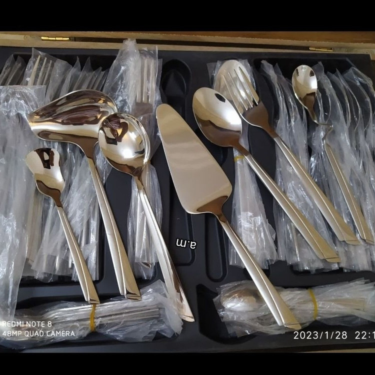 سرویس قاشق و چنگال 18نفره 81پارچه یونیک اصلی بدون چمدون ناخنی
